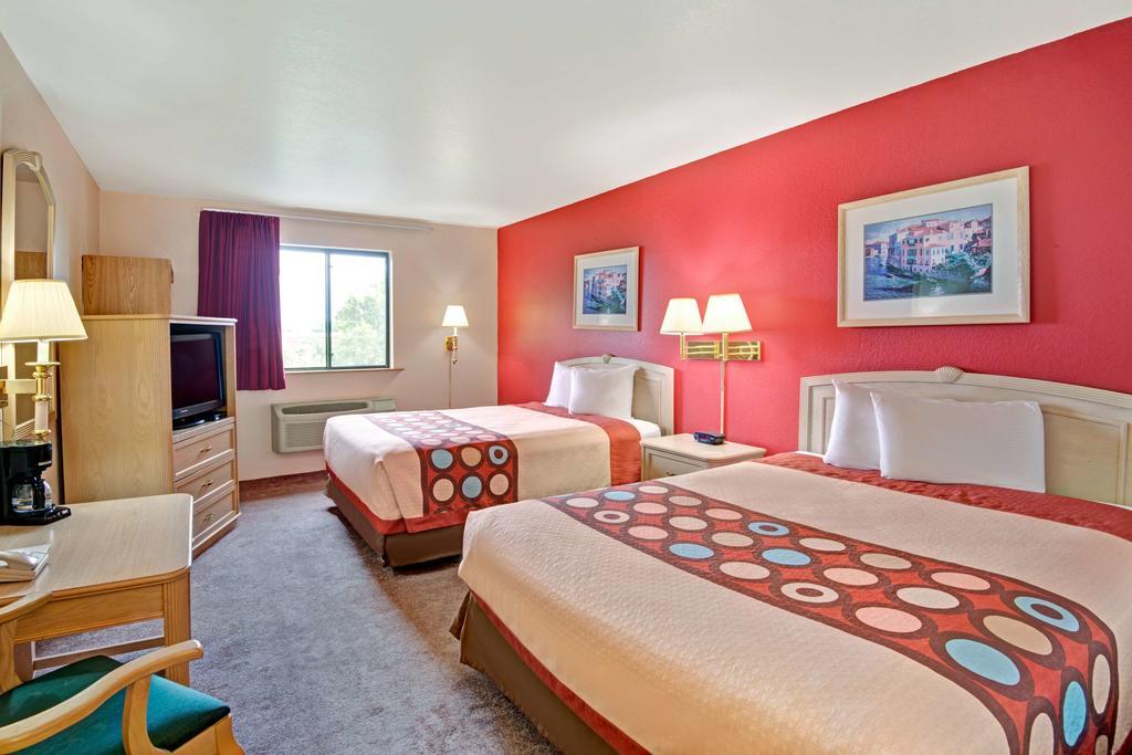 ซูเปอร์ 8 บาย วินด์แฮม อัลเบอร์เคอร์กี เวสต์ Hotel แอลบูเคอร์คี ภายนอก รูปภาพ